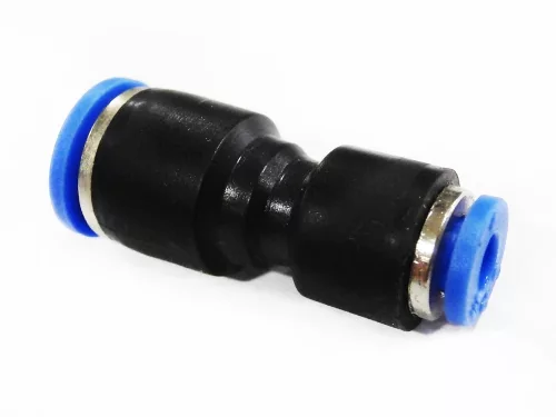 CSŐCSATLAKOZÓ ÁTALAKÍTÓ műa. 6mm-->4mm