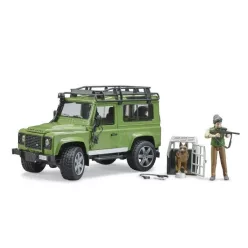 Land Rover Defenderi, erdésszel és kutyával