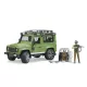 Land Rover Defenderi, erdésszel és kutyával