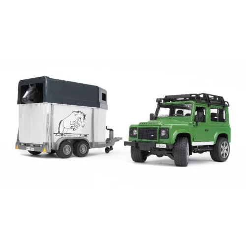 Land Rover Defender lószállítóval