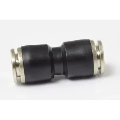 Egyenes műanyag csatlakozó 8mm (fém véggel)