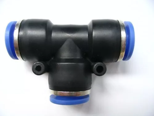 T elágazású műanyag csatlakozó 15mm