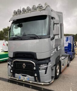 Lenyűgöző Renault T kamion Gyönyörű egyedi felszereltségű