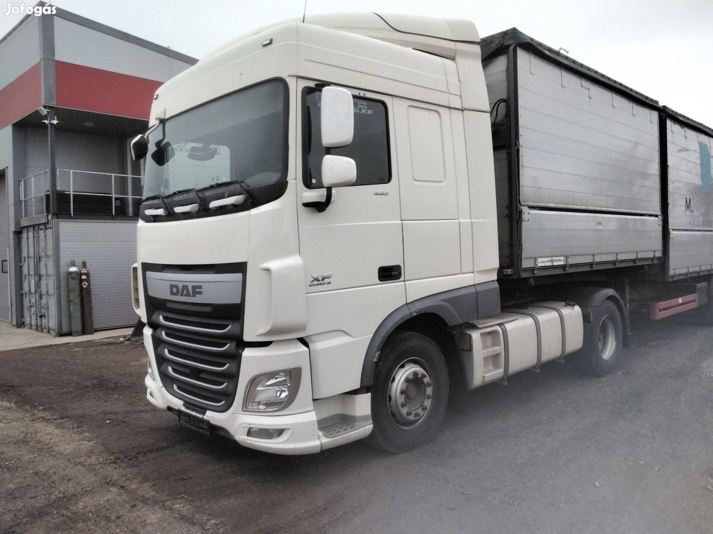 DAF XF 106 lökhárító sarok jobb utángyártott